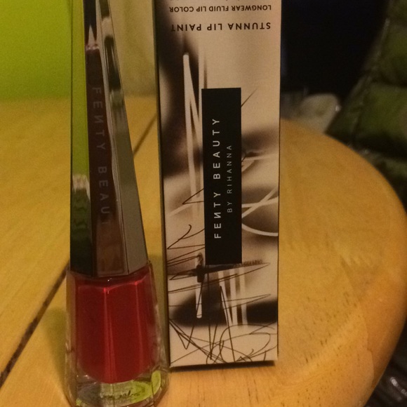 Fenty Beauty Other - Stunna Lip Paint Fenty Beauty by Rihanna